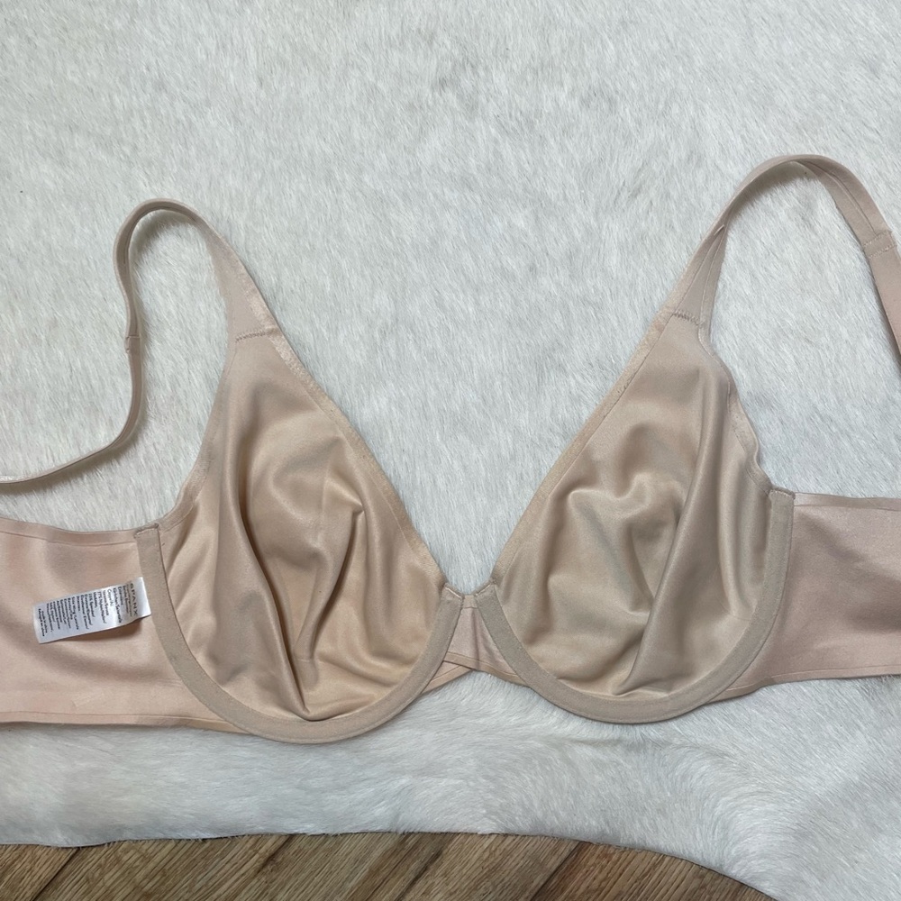 Spanx Pillow Cup Signature T-Shirt Bra - Picture 12 of 12